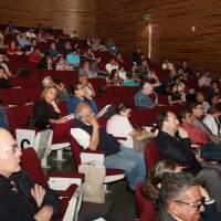 Asistentes al congreso en el  en el Teatro Carlos Lazo, FA UNAM.