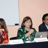 Izquierda a derecha: Andrea Apolaro, Depto. de Desarrollo, Economía e Integración Regional de Montevideo, Uruguay; Alicia Ziccardi, PUEC-UNAM y Alberto Martínez, SEDUVI.