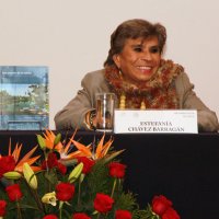 Dra. Estefanía Chávez Barragán, autora del libro.