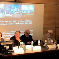 Conferencia pública “Diálogos Urbanos Latinoamericanos: De Hábitat II a Hábitat III”, en la sede de la FADU de la Universidad de Buenos Aires, Argentina.