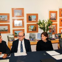 De izquierda a derecha: Eugene Zapata, Coordinador del proyecto AL-LAs; Josep Roig, Secretario Gral. de CGLU; Alicia Ziccardi, Directora del PUEC UNAM y Cuauhtémoc Cárdenas, Coordinador General de Asuntos Internacionales del GDF.