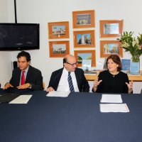 De izquierda a derecha: Braulio Díaz, CGAI GDF; Eugene Zapata, Coordinador del proyecto AL-LAs; Josep Roig, Secretario Gral. de CGLU; Alicia Ziccardi, Directora del PUEC UNAM y Cuauhtémoc Cárdenas, Coordinador General de Asuntos Internacionales del GDF.